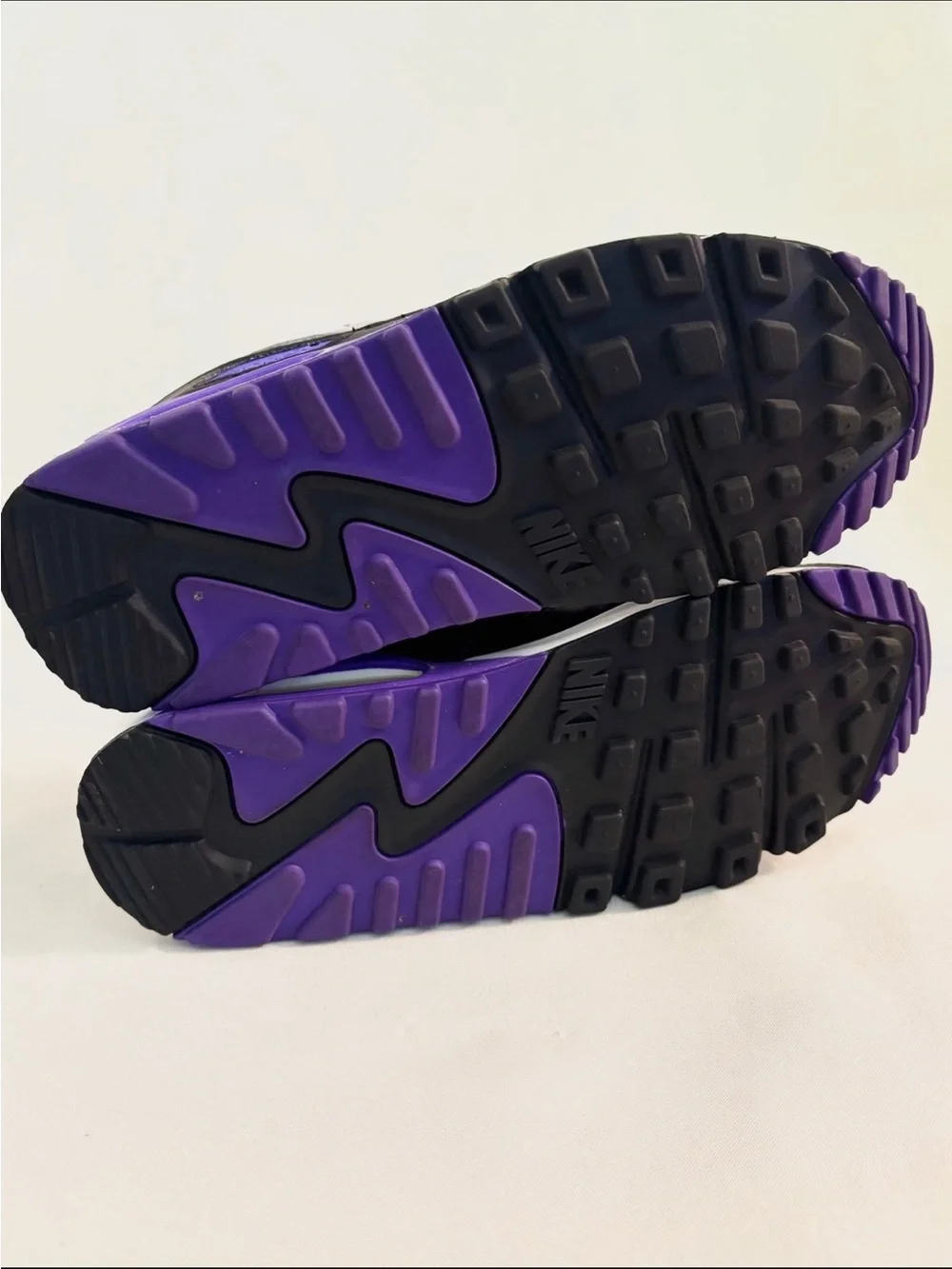 Nike Air Max 90 ‘Hyper Grape Sneakers